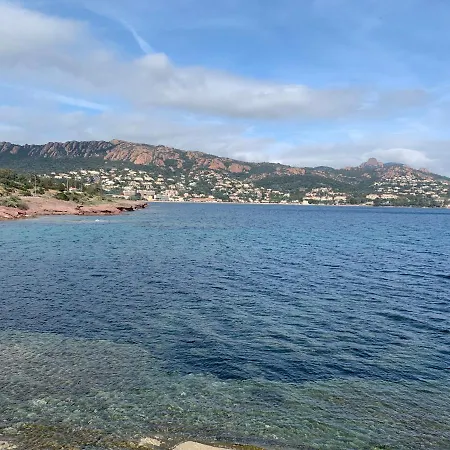Agay Reves De Rive